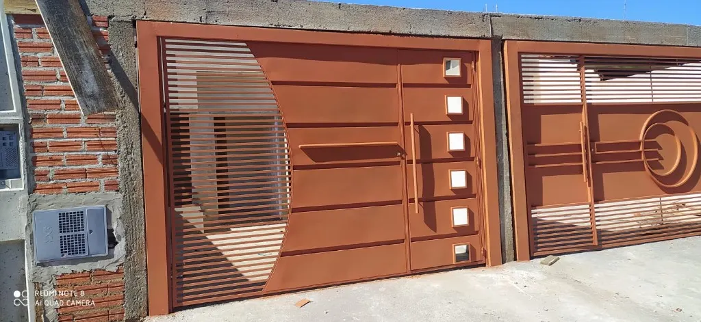 Portão e serralheria em metal — modelo 15, trabalho realizado em Botucatu
