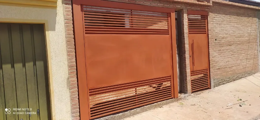 Portão e serralheria em metal — modelo 18, trabalho realizado em Botucatu