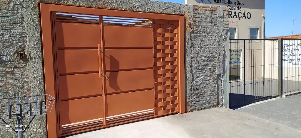 Portão e serralheria em metal — modelo 26, trabalho realizado em Botucatu