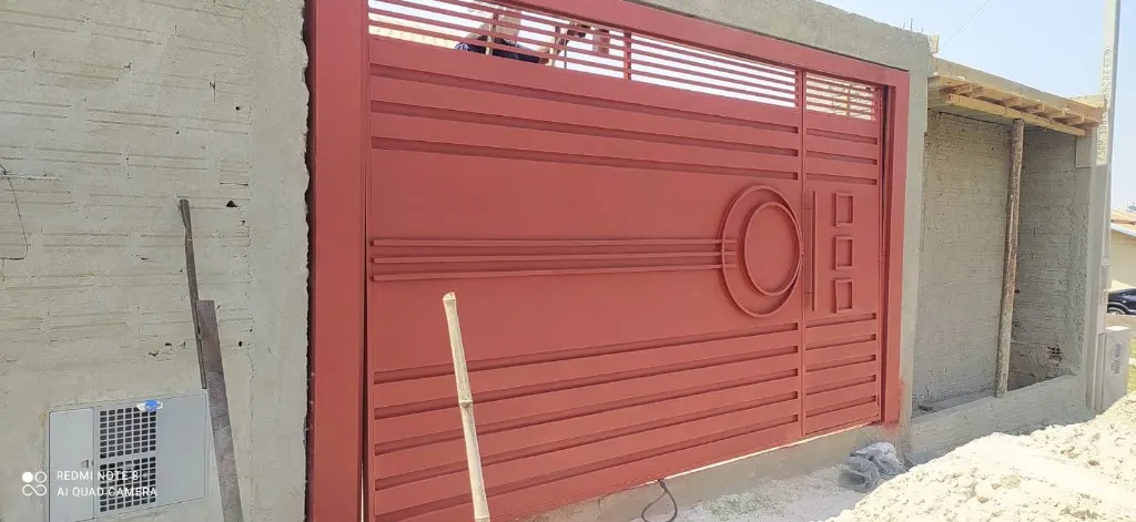 Portão e serralheria em metal — modelo 27, trabalho realizado em Botucatu